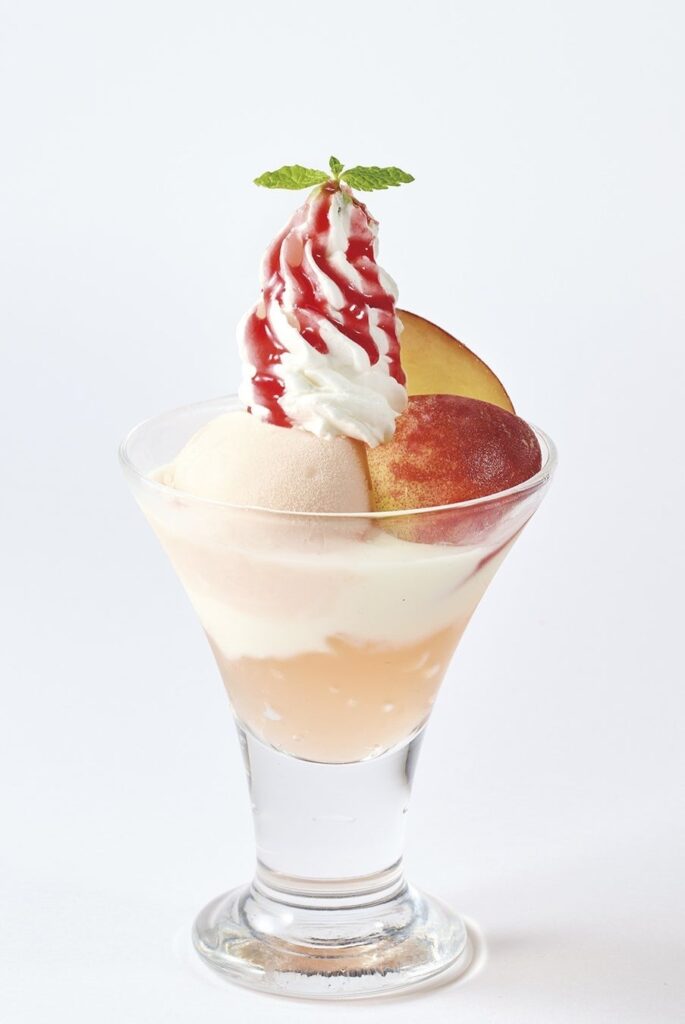 Jonathan in Japan Offers Free Soup or Salad with New Red Curry and Peach Parfait