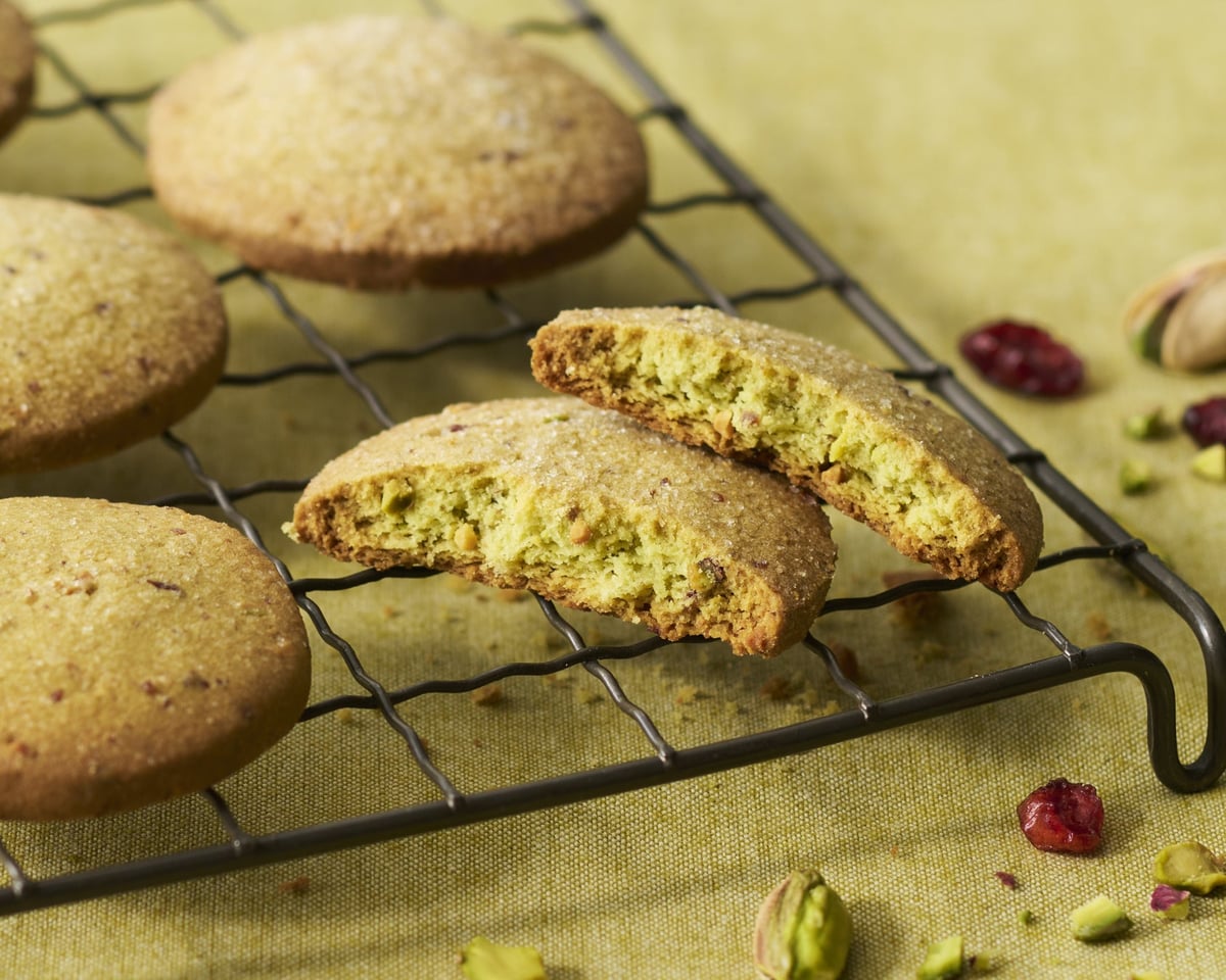 Fruit and Butter Sable Pistachio Cranberry Butter — ¥1,620 (tax included)