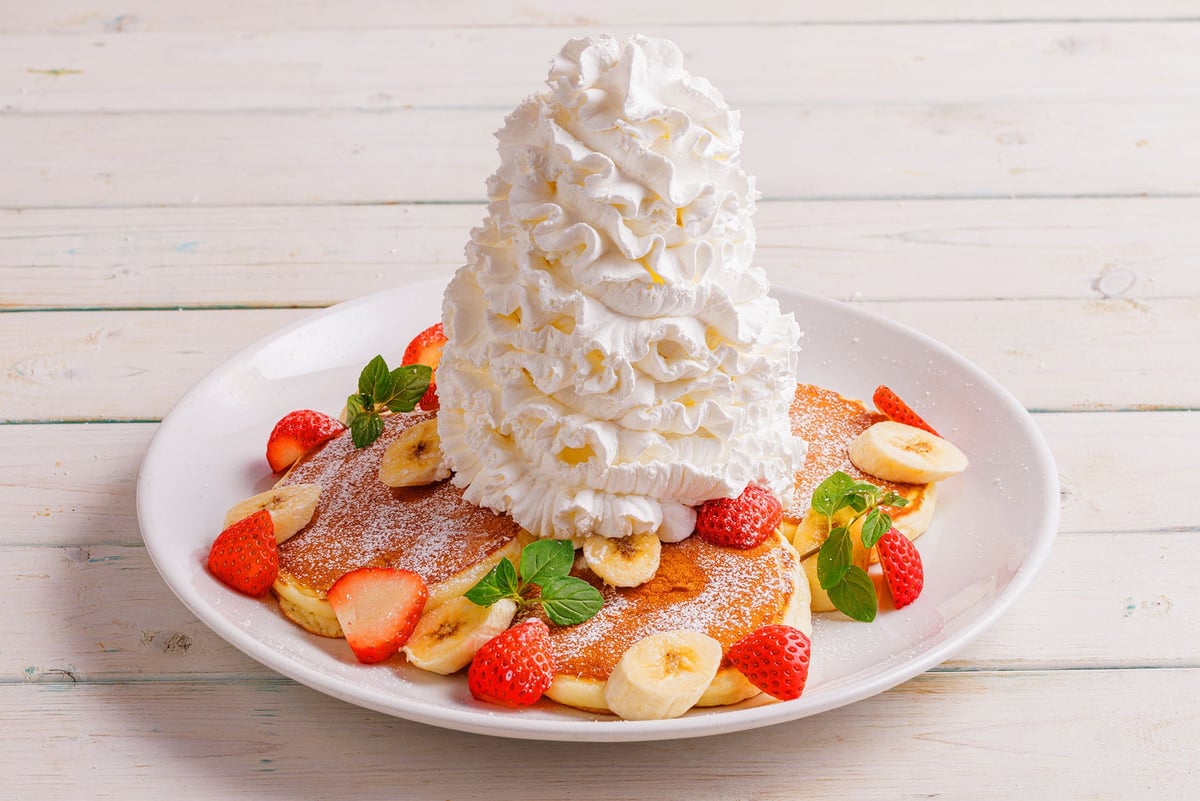 Strawberry & Banana Whipped Pancakes