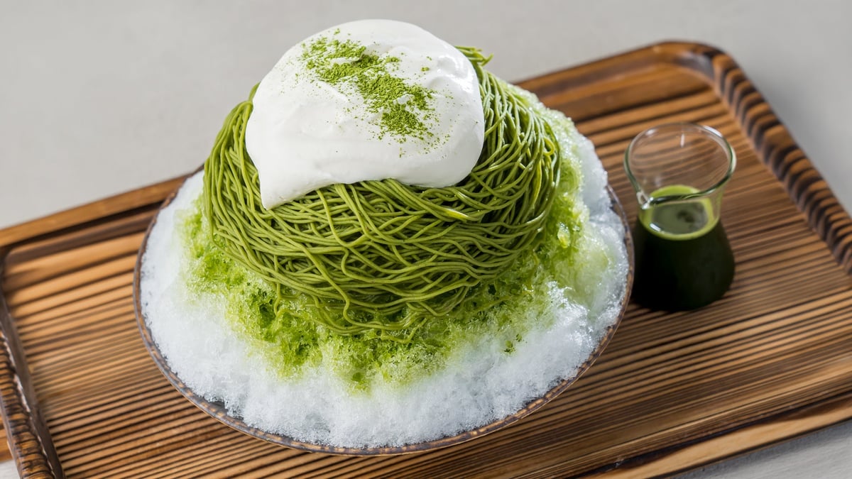 Product name: Uji Matcha Monburan Ice (Limited time, Kyoto store only) Single ¥2,200 (tax included) / Tea set ¥2,640 (tax included) Contents: Uji Matcha Monburan cream, Uji matcha, fresh cream, Uji matcha syrup, ice, Uji matcha ice cream, red bean paste