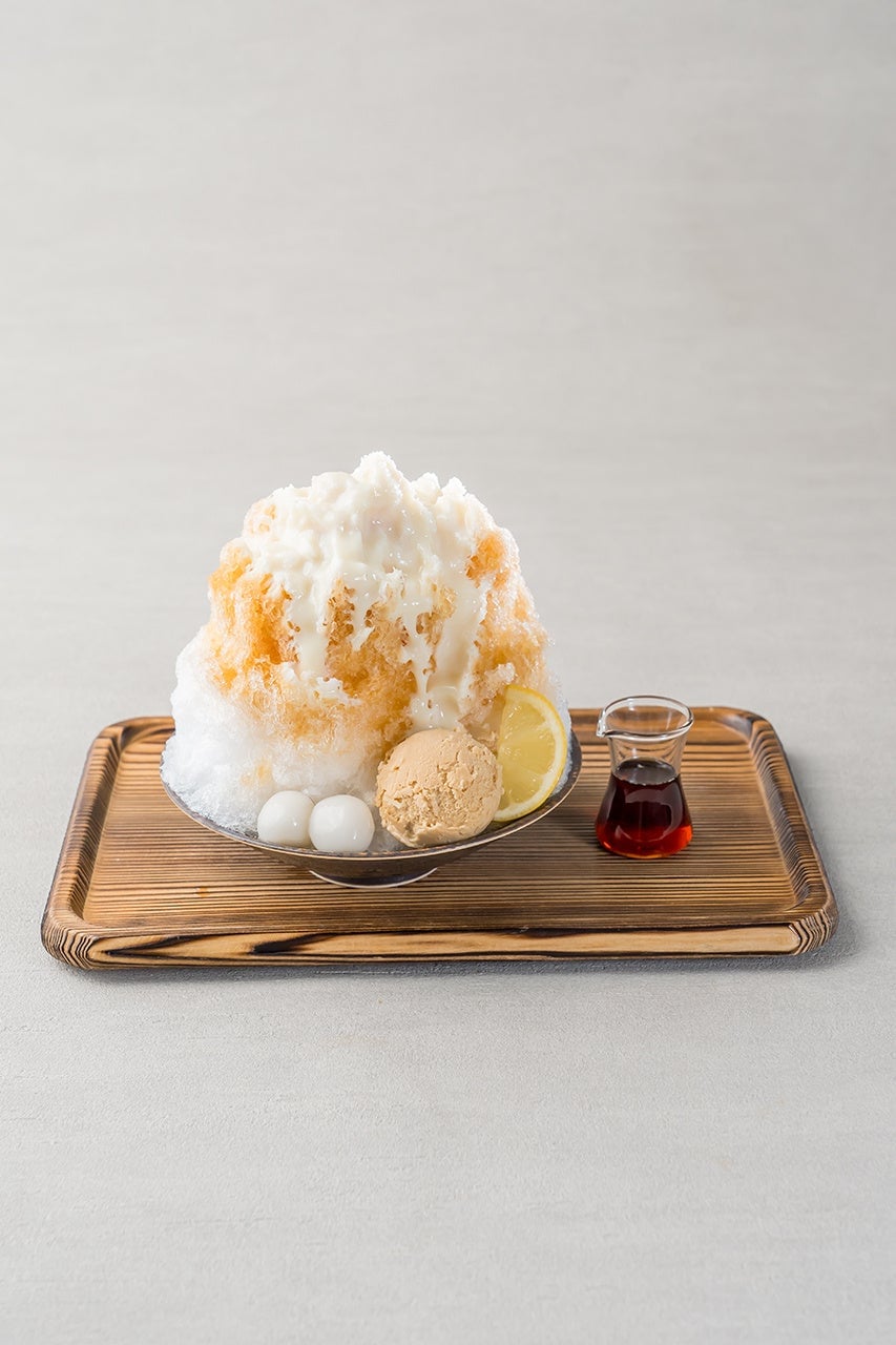 Koyuki black tea ice (condensed milk / black tea syrup / ice / shiratama / black tea ice cream / lemon) Single ¥1,750 (tax included) / Tea set ¥2,190 (tax included)