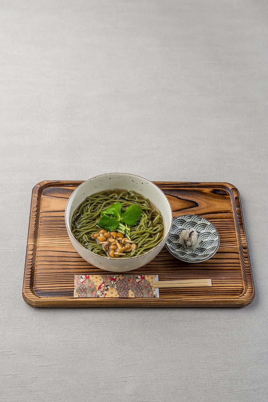 Cha soba (bancha included) (cha soba / nameko mushrooms / mitsuba / wasabi radish) Single ¥1,300 (tax included) / Dessert set ¥1,740 (tax included)
