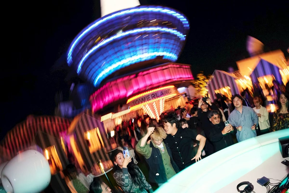 Kyoto's TOWERLAND Rooftop Bar Hosts Free Bubble Performance and Summer Events