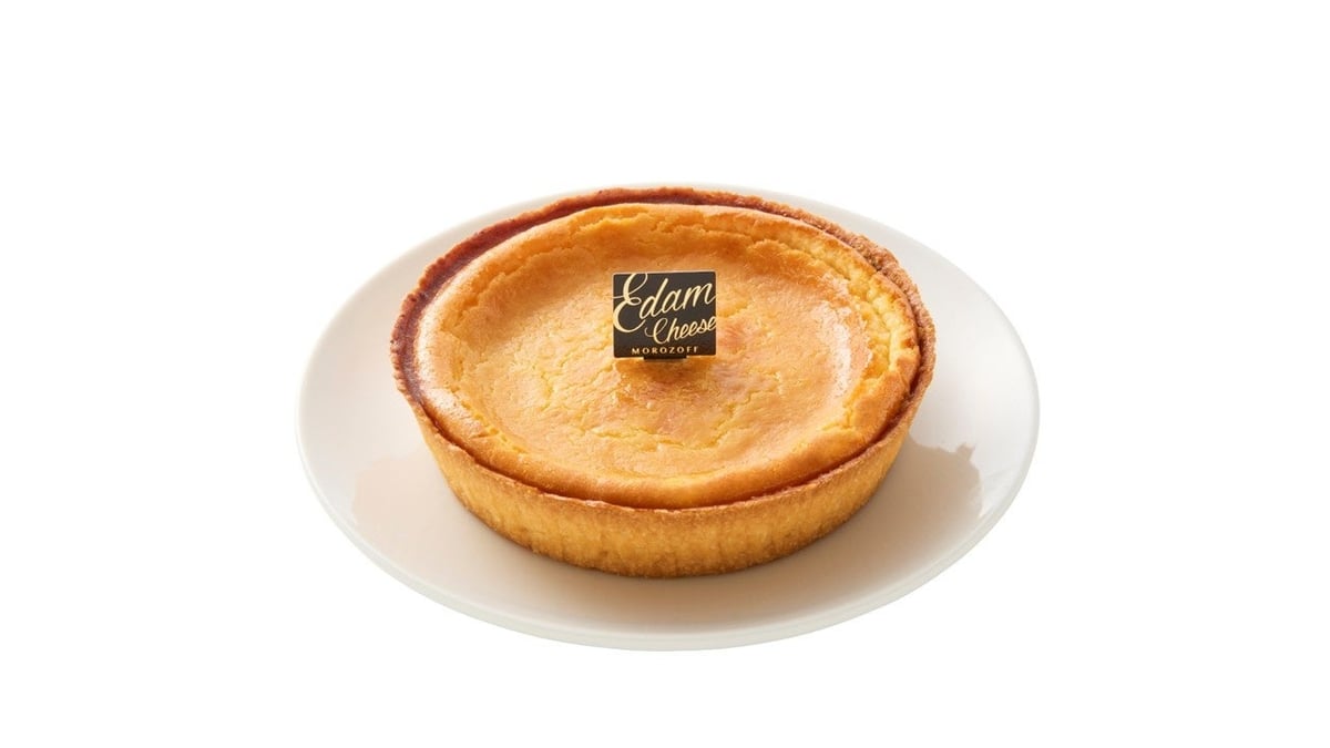 Edam Cheese Cake — ¥1,080 (tax included)