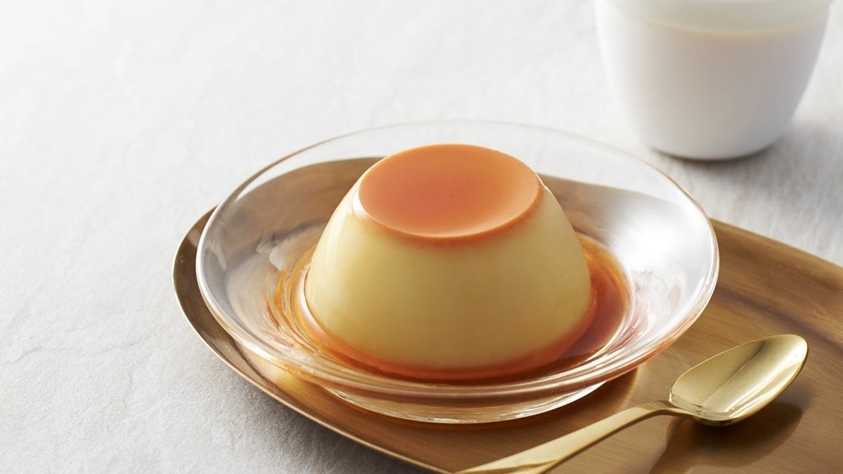 Revival Custard Pudding — ¥378 (tax included)