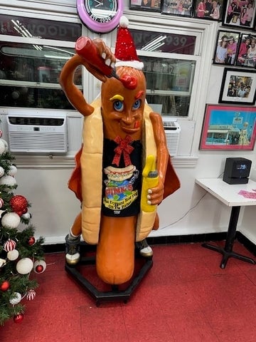 Legendary LA Hot Dog Brand Pink’s Hot Dogs Makes Japan Debut in Tokyo