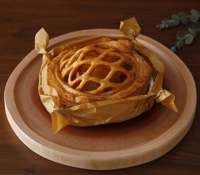 ●Freshly jam-spread Apple Pie (whole size) ¥1,880 (tax included)