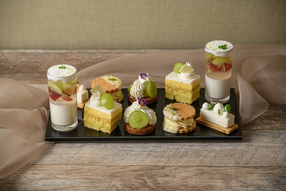Shine Muscat Dessert — ¥1,980 (tax included)