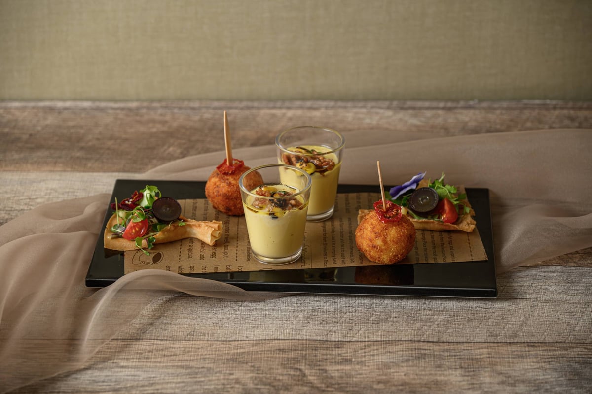 The Royal Park Hotel Iconic Osaka Midosuji Offers Free Welcome Drink with Shine Muscat Afternoon Tea