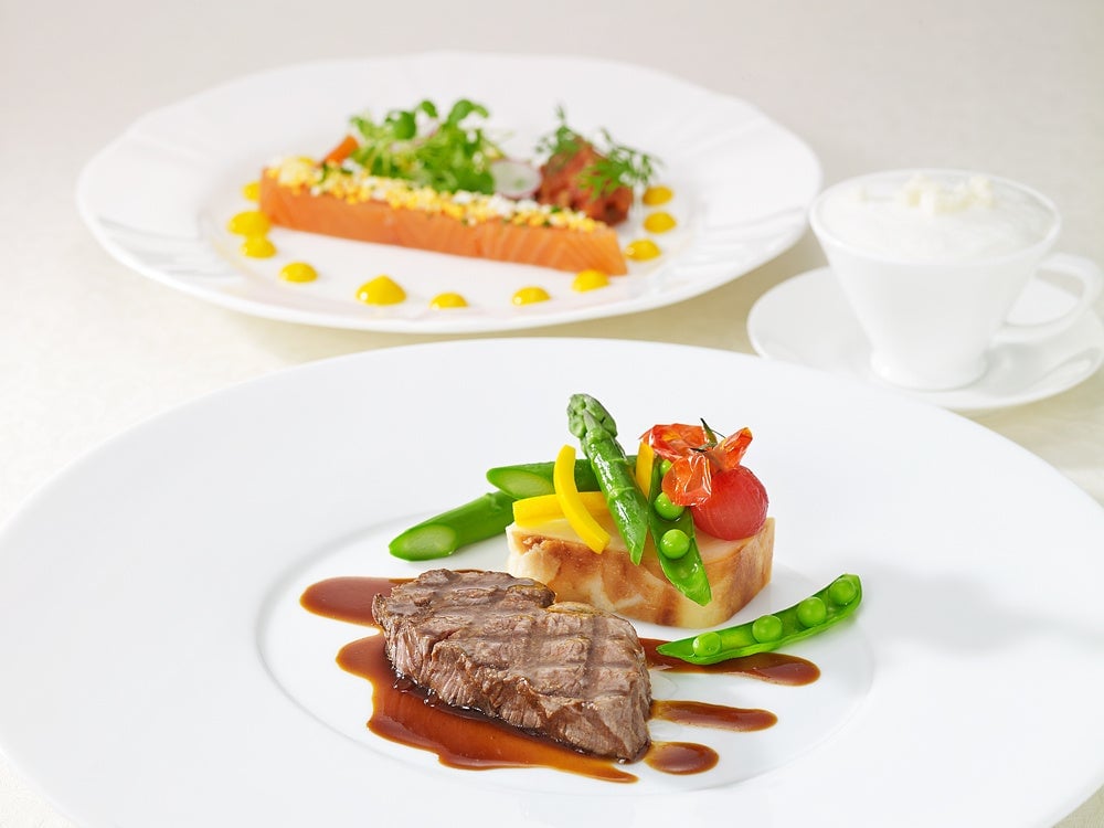 Royal Pines Hotel Urawa Offers Free French Course for Elementary School Children