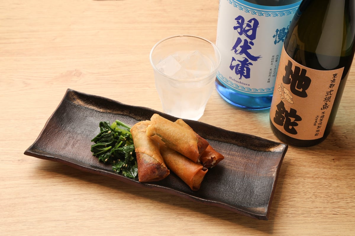 Rurubu Kitchen in Shinjuku Launches New Snack Set Featuring Fresh Blue Muroaji and Island Shochu August 4