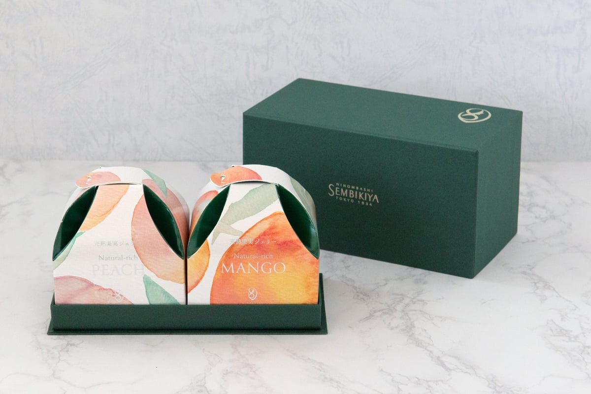 A set for ¥2,592 (tax included).