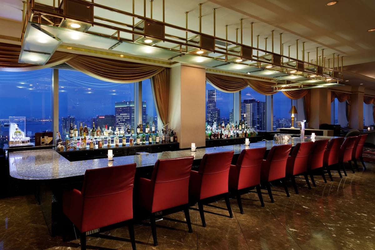 Sky lounge “Bay View” offers stunning night views from the top floor of the hotel.