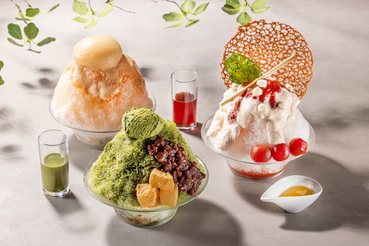 (Left) Domestic peach and Earl Grey, (Center) Uji matcha and kinako, (Right) Margherita ice cream image