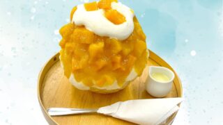 Shiroikumo in Osaka Offers Free Green Tea with Seasonal Fruit Shaved Ice