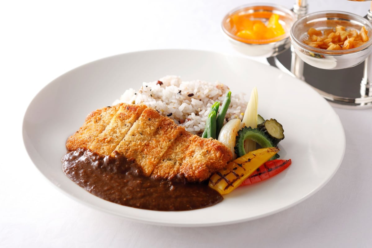 Shiseido Parlour Ginza Launches Summer Curry Fair with Premium Ingredients