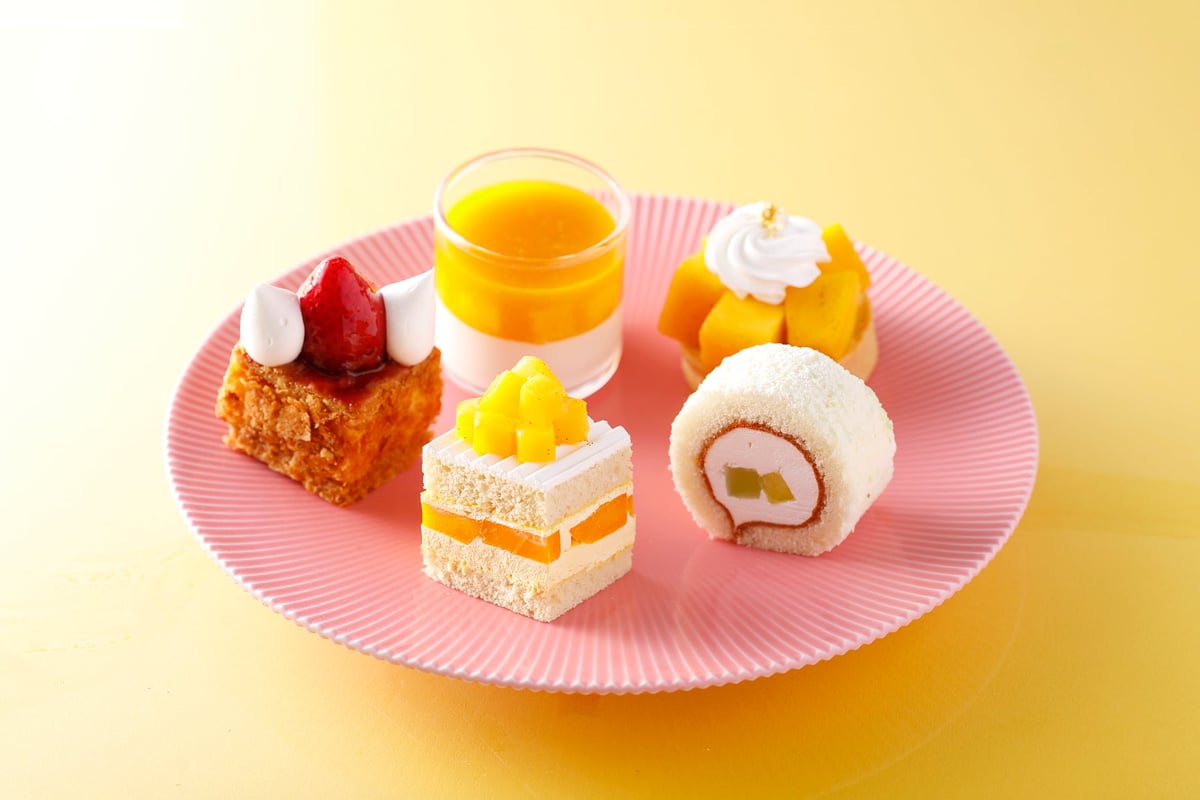 (From front, clockwise) Mango Shortcake, Napoleon Pie, Iwaizumi Yogurt Jelly, Mango Tart, Melon Roll
