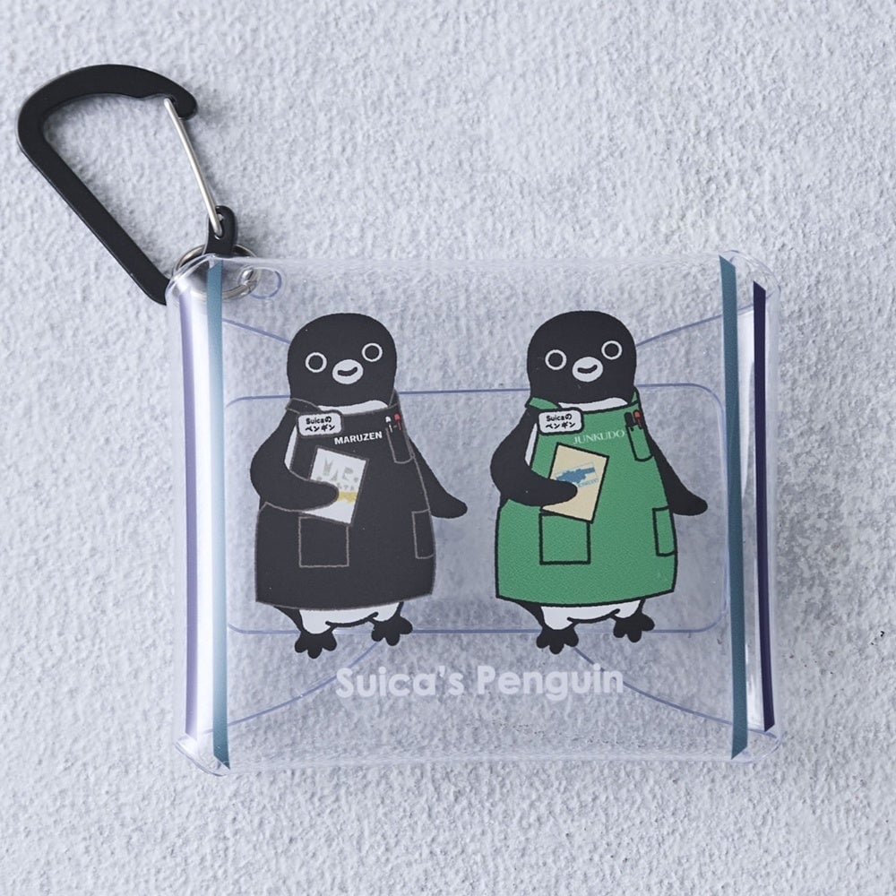 Die-cut acrylic keychain (each ¥1,430)