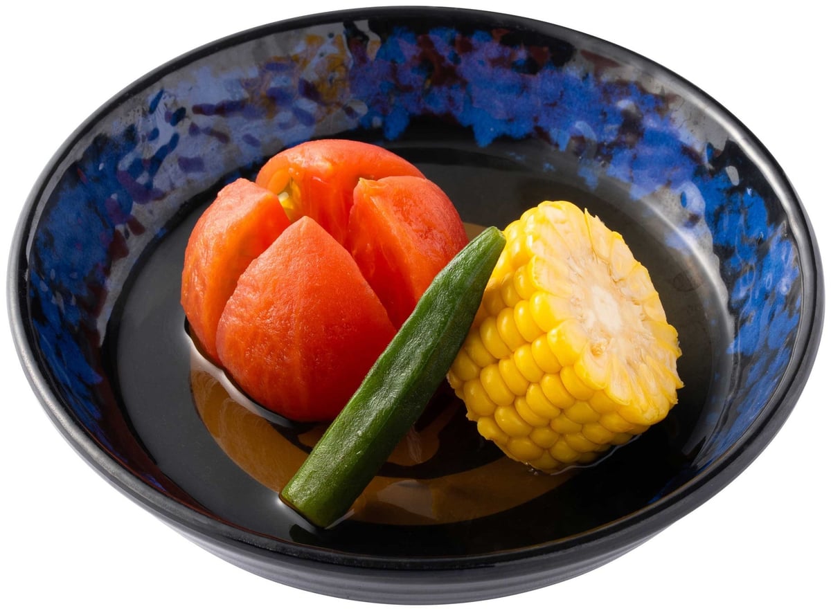 Three kinds of chilled oden with summer vegetables (tomato, okra, corn) — ¥493 (tax included)