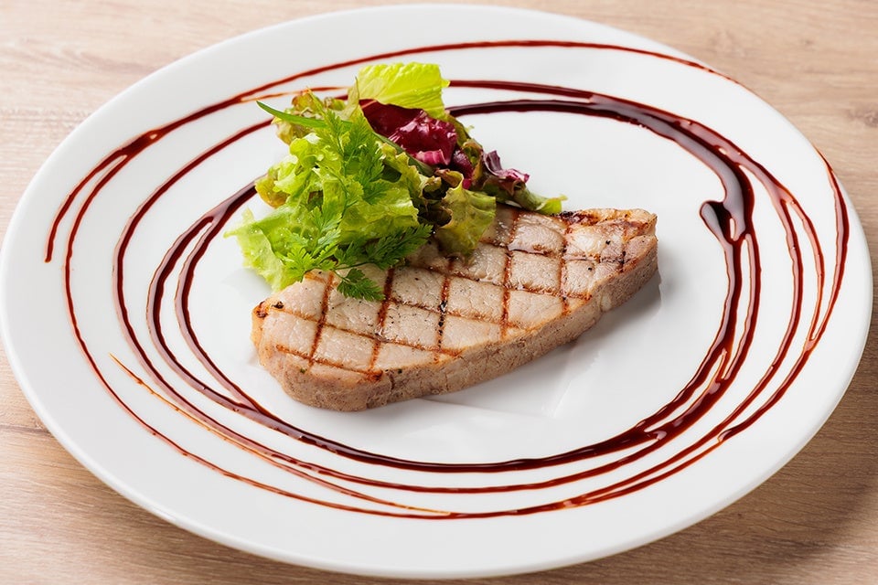 Summer Lunch Course with All-You-Can-Eat Sirloin and Seafood at Kobe Sannomiya Tokyu REI Hotel From August 1
