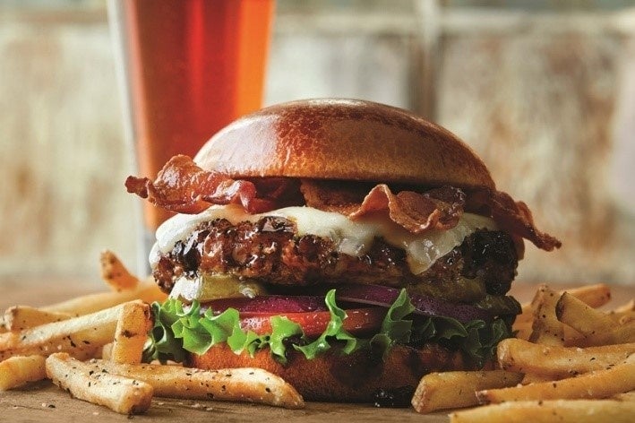 FRIDAYS SIGNATURE BURGER