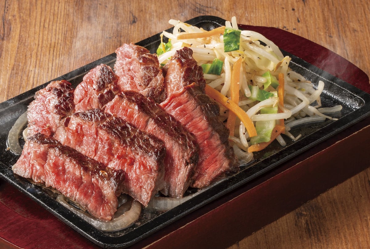 Aged Beef Steak (180g) — ¥1,140 (tax included)