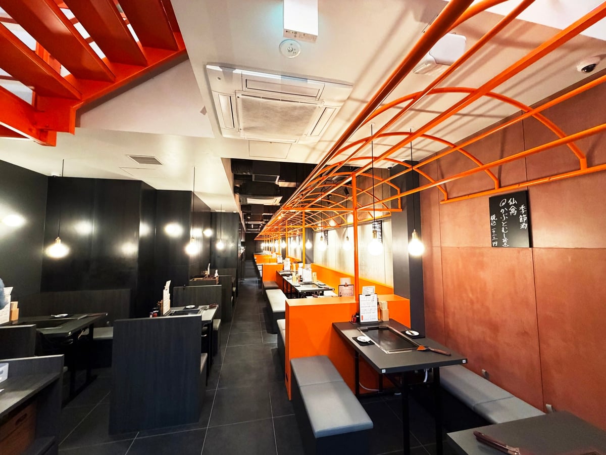 An arcade-style steel structure inspired by Japan's first public street arcade, 'Uomachi Gintengai'.