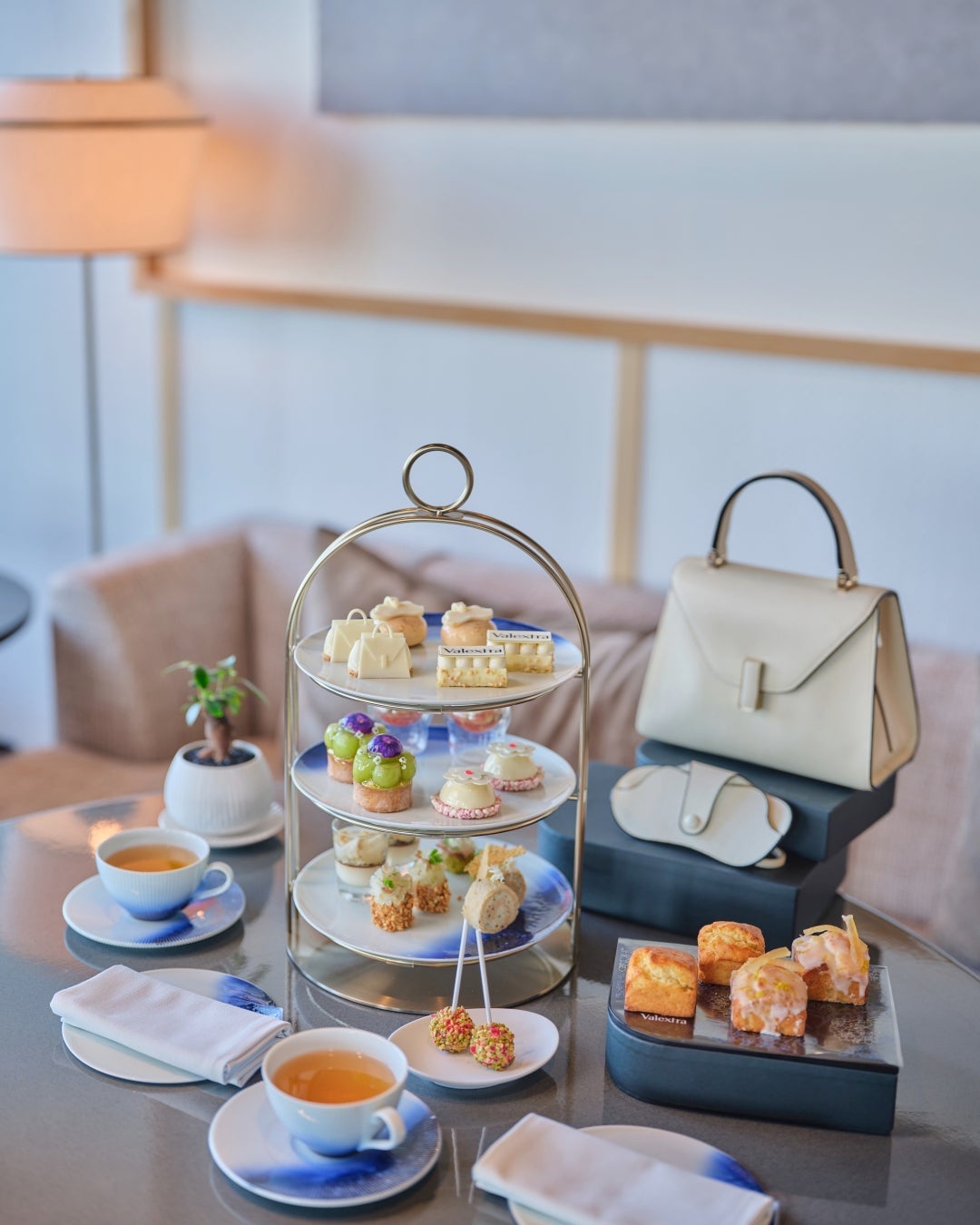 Valextra × The Ritz-Carlton Fukuoka Afternoon Tea, available from 11:00 a.m. to 5:00 p.m. (last order at 5:00 p.m.), for ¥8,800 (tax included)