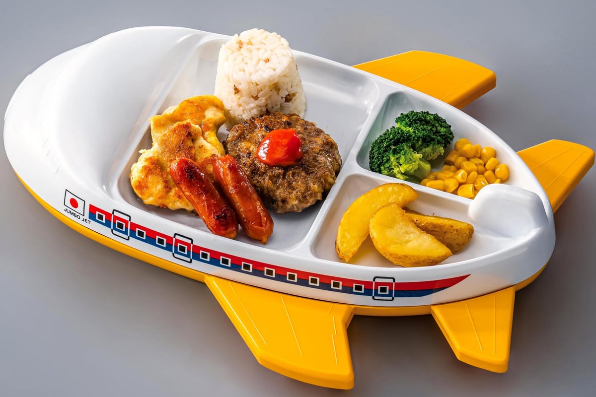 ●Children's Menu with Toy — from ¥400 (tax included ¥440), example: 'Airplane Plate' — ¥600 (tax included ¥660)