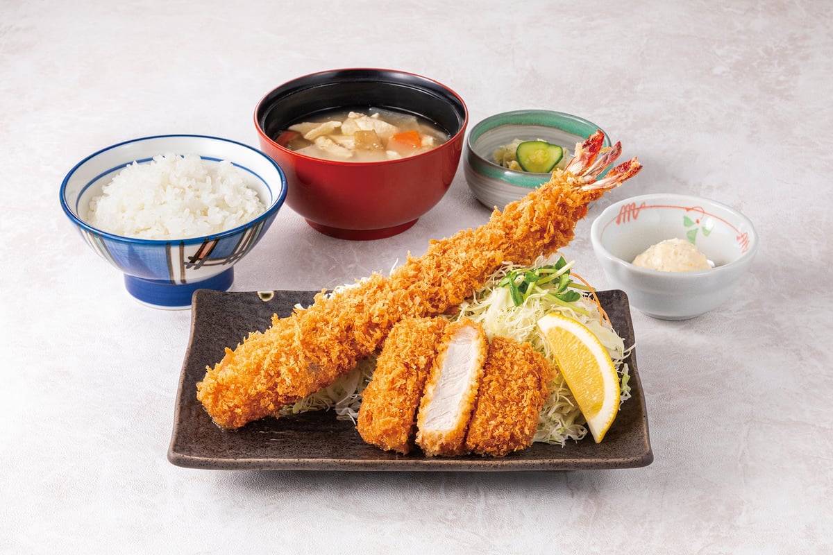 Carefully coated one by one, enjoy the firm, popping texture and rich flavor — ¥2,780 (tax included)