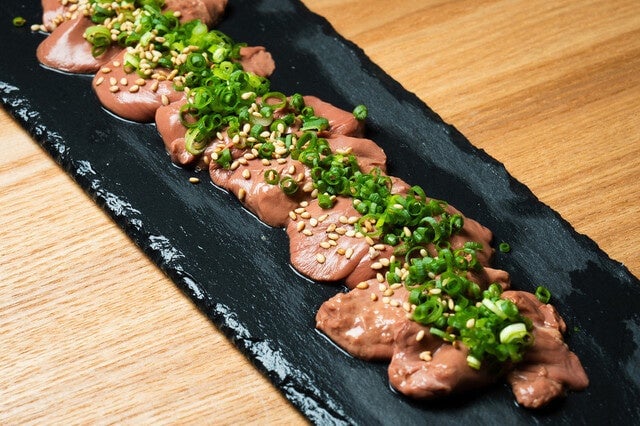 A low-temperature cooked liver dish using Oita Kandakiji chicken, called 'Gōhō Reba Sashi'