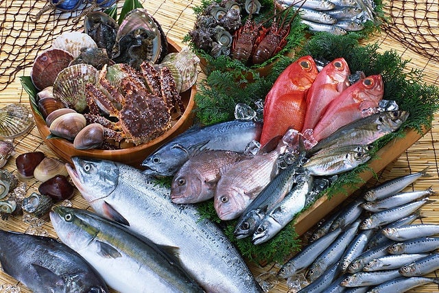 A fresh fish dish leveraging Fish Ichiba's strength as a seafood wholesaler
