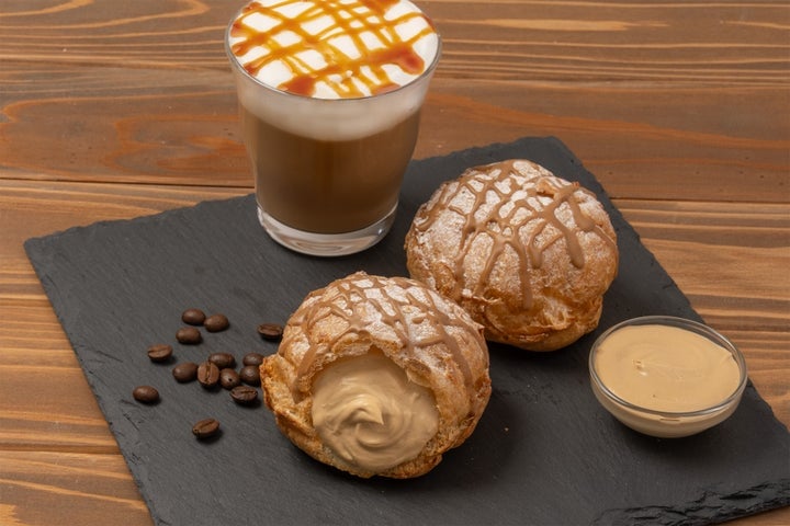 Beard Papa Launches Caramel Macchiato Cream Puff in Japan This September
