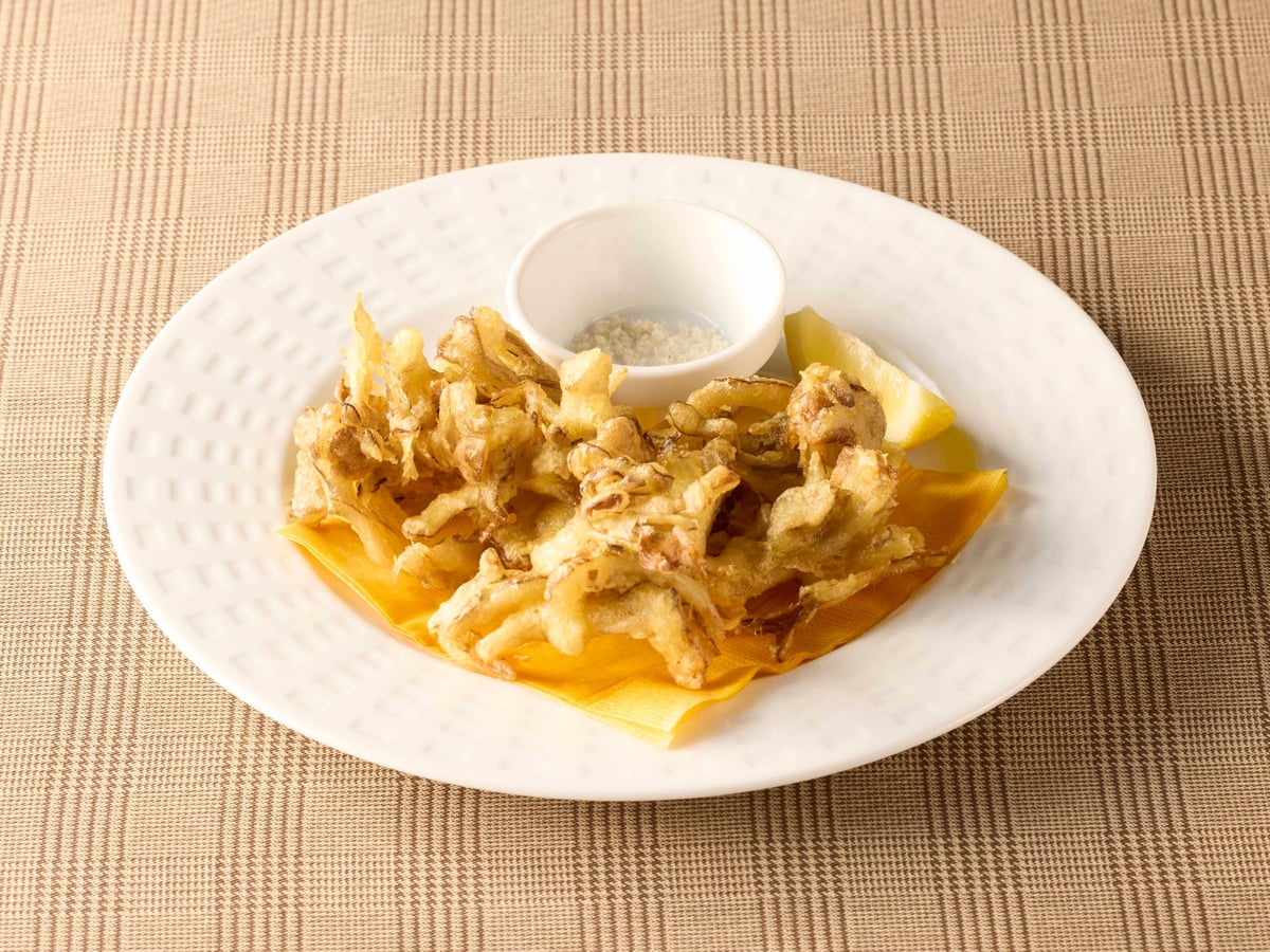 Cocos Offers Autumn Truffle Cream Pasta with Egg Yolk in Japan