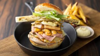 Courtyard by Marriott Shin-Osaka Station Offers Free Lucky Duck Burger in Osaka