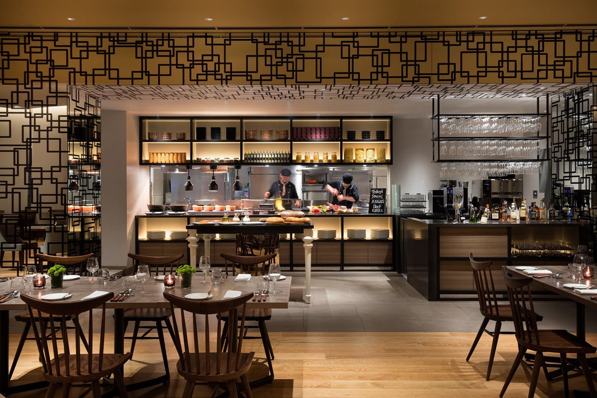 Interior of Dining & Bar LAVAROCK