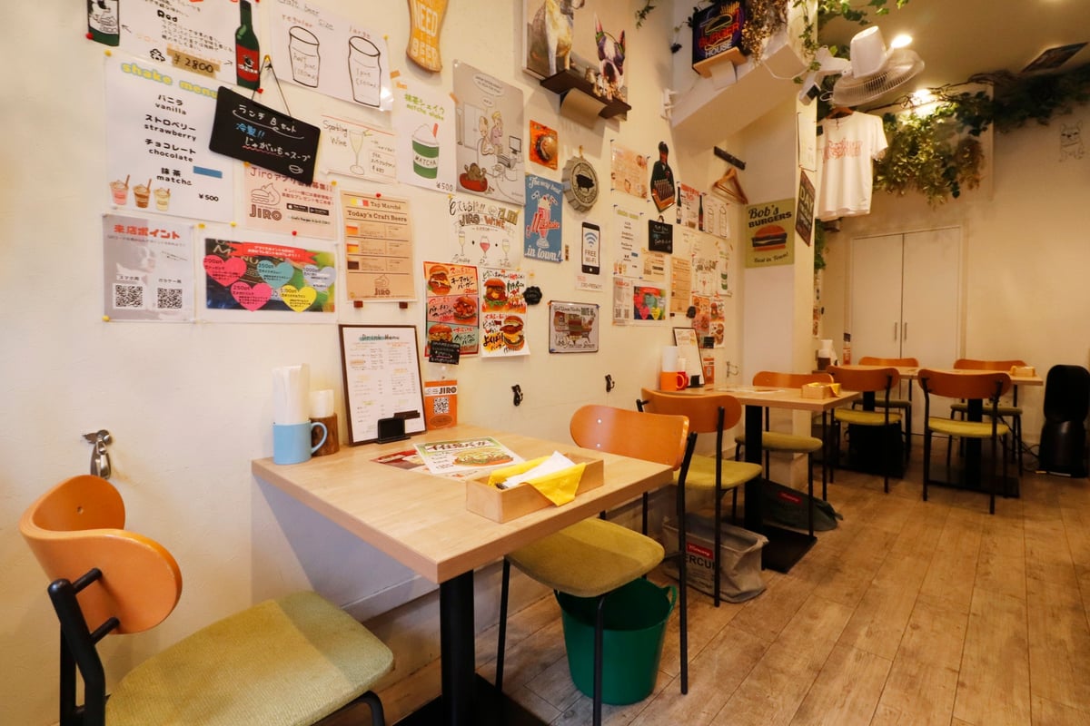 All seats are equipped with lead hooks, so you can dine with your dog inside the store