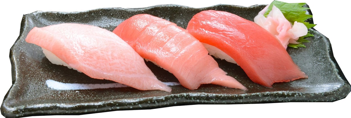 Image of bluefin tuna nigiri sushi.