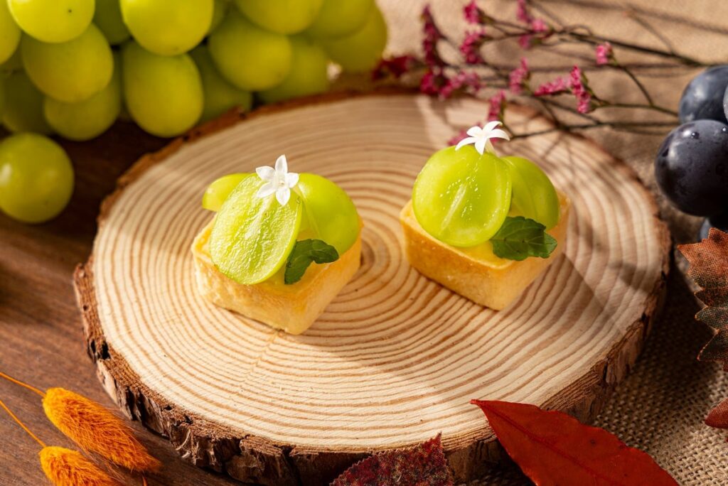 Shine Muscat Grape Tart