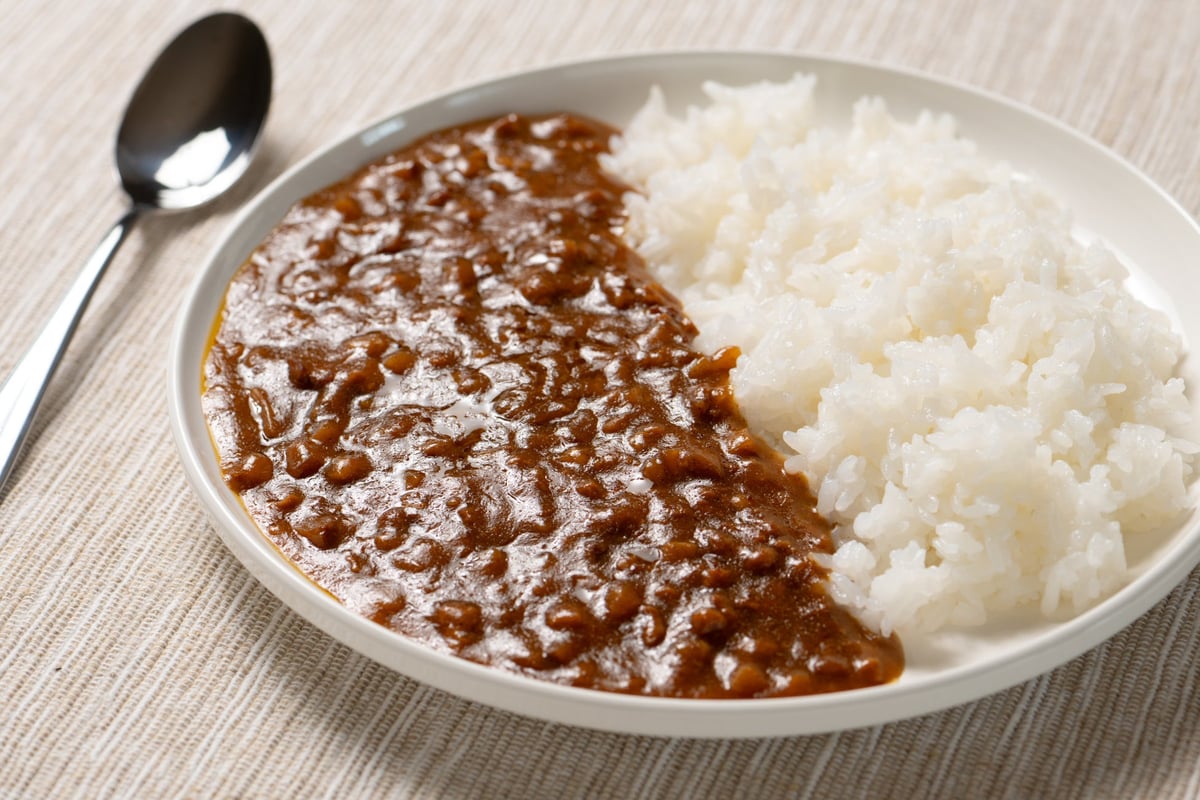 Serving suggestion with the curry dish