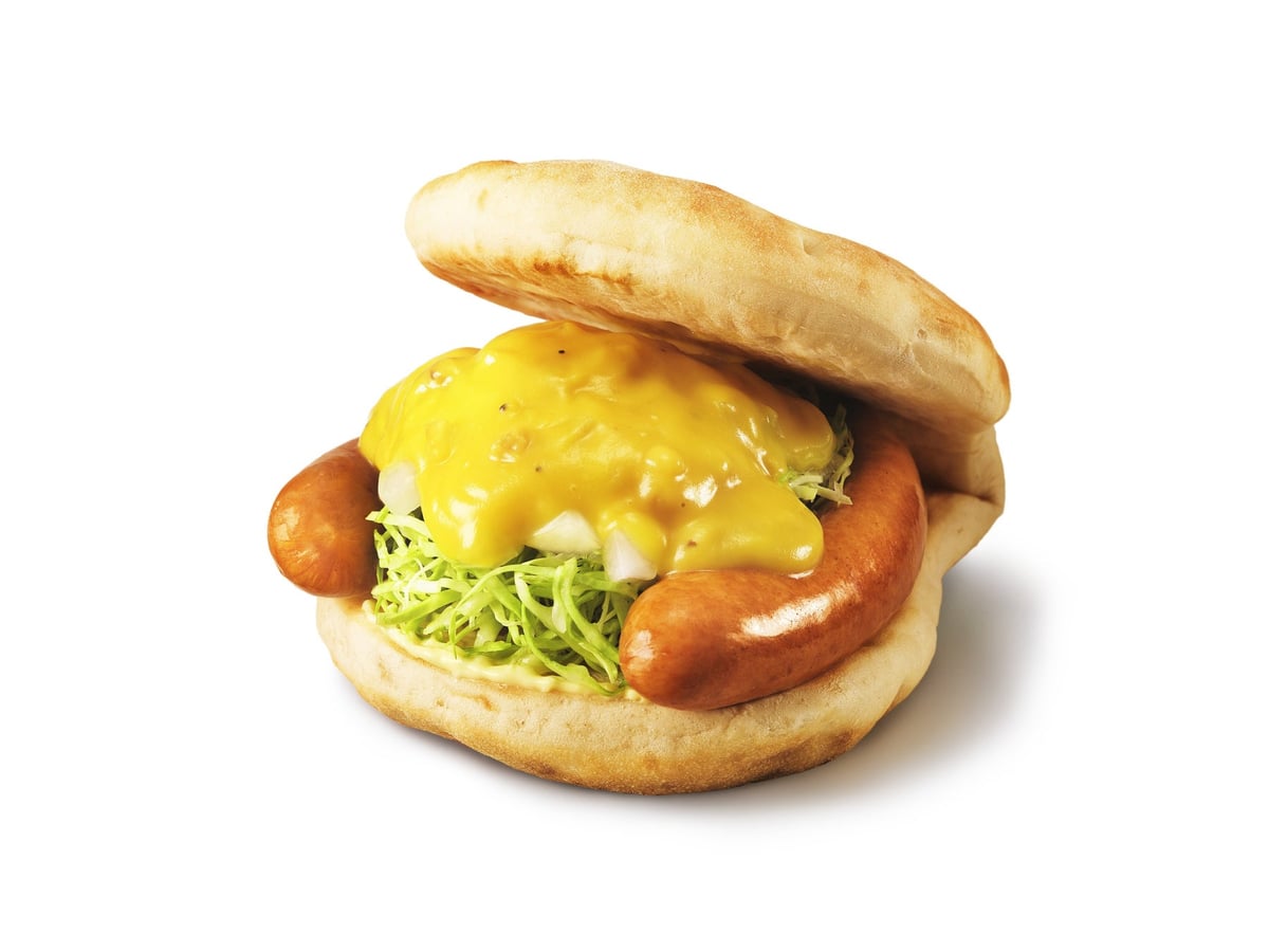 Overview: Product name and price: 'Tsukimi Focaccia with Golden Cheese Sauce' — ¥630 (tax included)