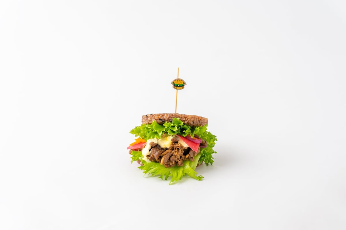 【CRAFT & SPECIALTY BURGERS】Nekase Brown Rice & Yakiniku Burger — ¥1,570 (tax included)