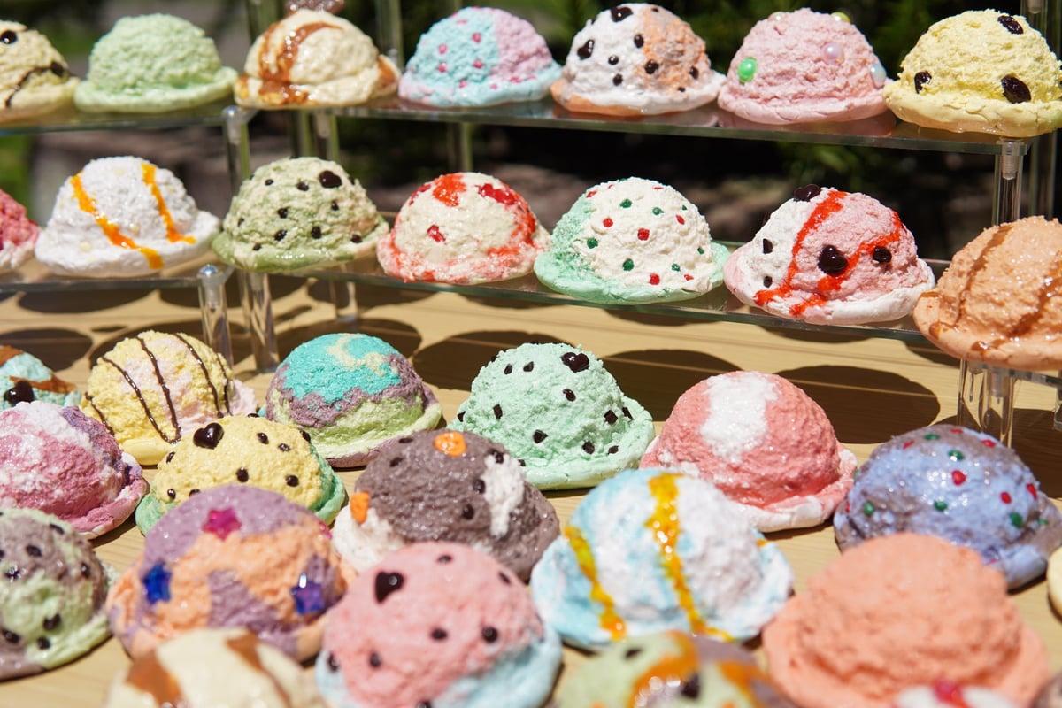 Fake ice cream (image)