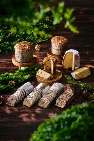 Grand Hyatt Tokyo Debuts Award-Winning Christmas Cakes