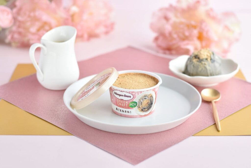 Haagen-Dazs Launches New Green Craft Mini Cup 'Black Sesame & Kinako' in Japan