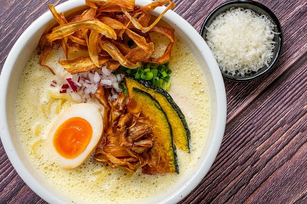 New Autumn Pumpkin Chicken Paitan Ramen Debuts at Hakkeisha in Sapporo, Sendai, Tokyo