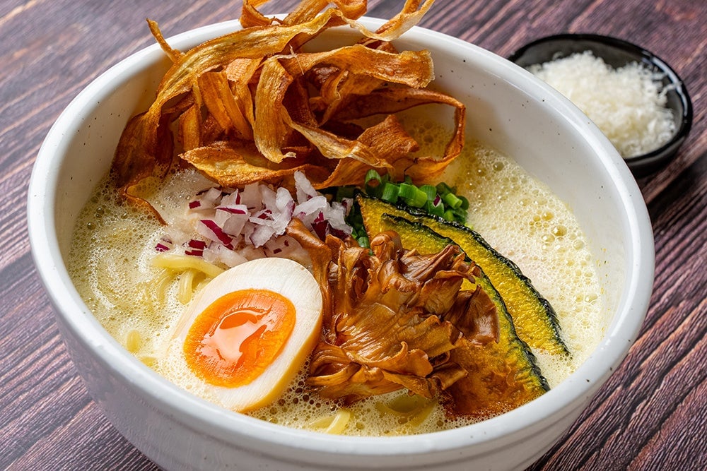 New Autumn Pumpkin Chicken Paitan Ramen Debuts at Hakkeisha in Sapporo, Sendai, Tokyo