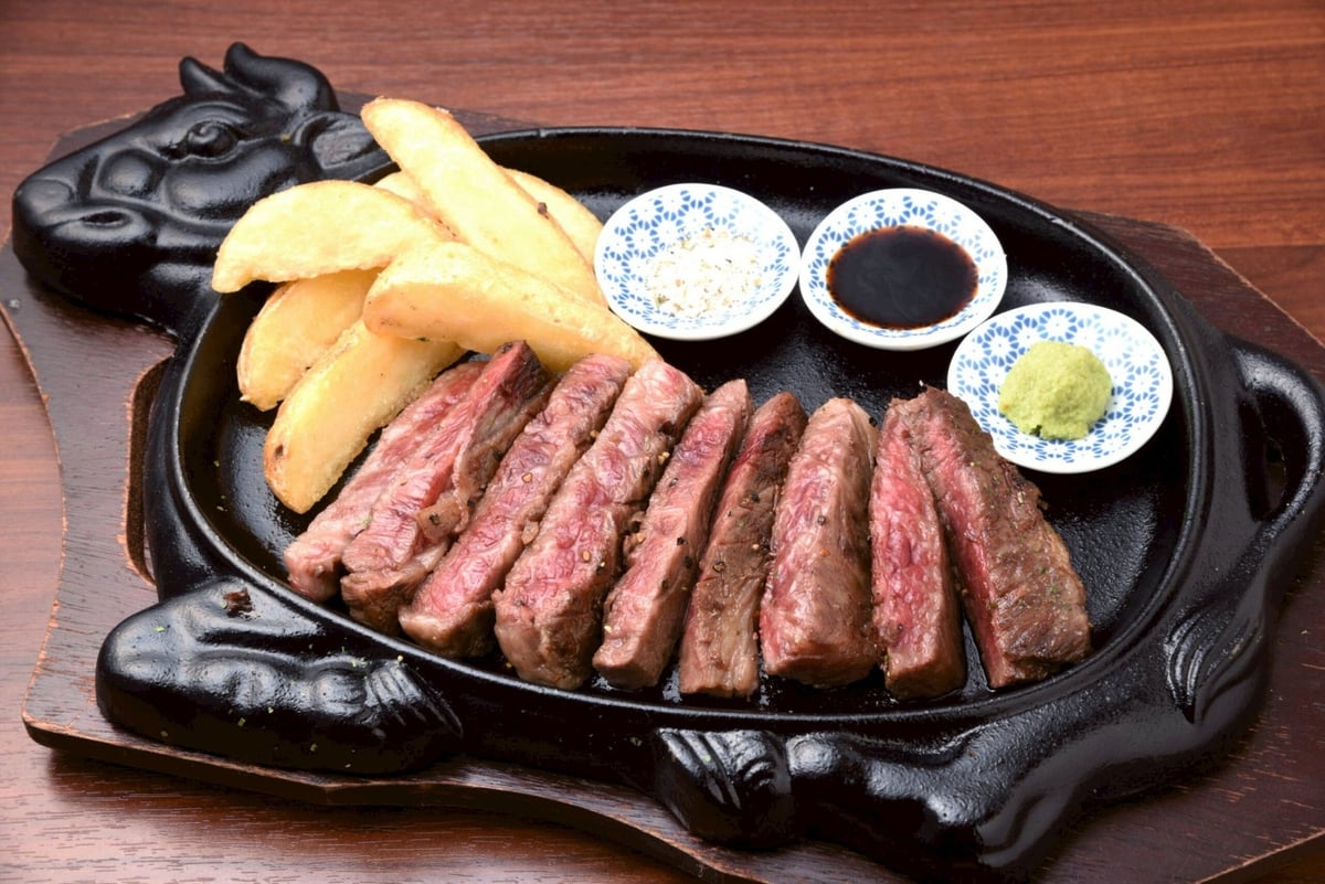 Halal Wagyu and Ramen Restaurant Opens in Kobe May 26