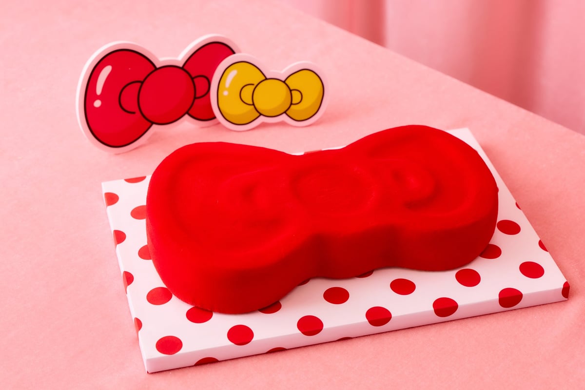 HELLO KITTY's Bright Red Ribbon Mousse
