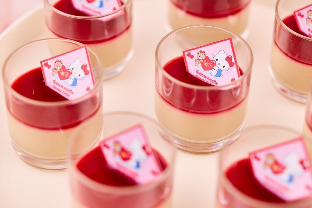 HELLO KITTY Milk Tea Panna Cotta